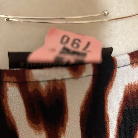 NWOT: Chic Animal Print Women's Top - Picture 3 of 5